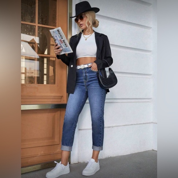 Curvy High Rise Jeans Women’s Size L 8/10 Dark Wash Cropped Raw Hem Cuffed - Picture 5 of 9